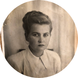 Юлия Сластёнова