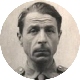 Лев Савельев