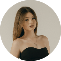 Юлия Накрайникова