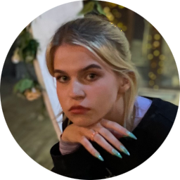 Арина Русакова